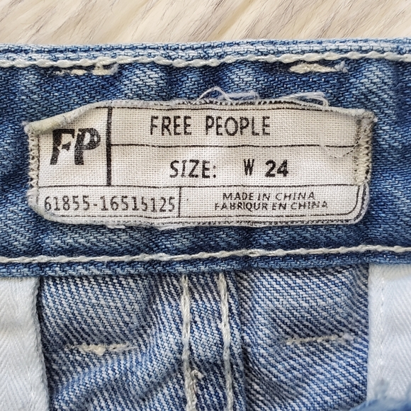 Free People Lace Lined Jean Shorts Size 24 - Picture 3 of 3